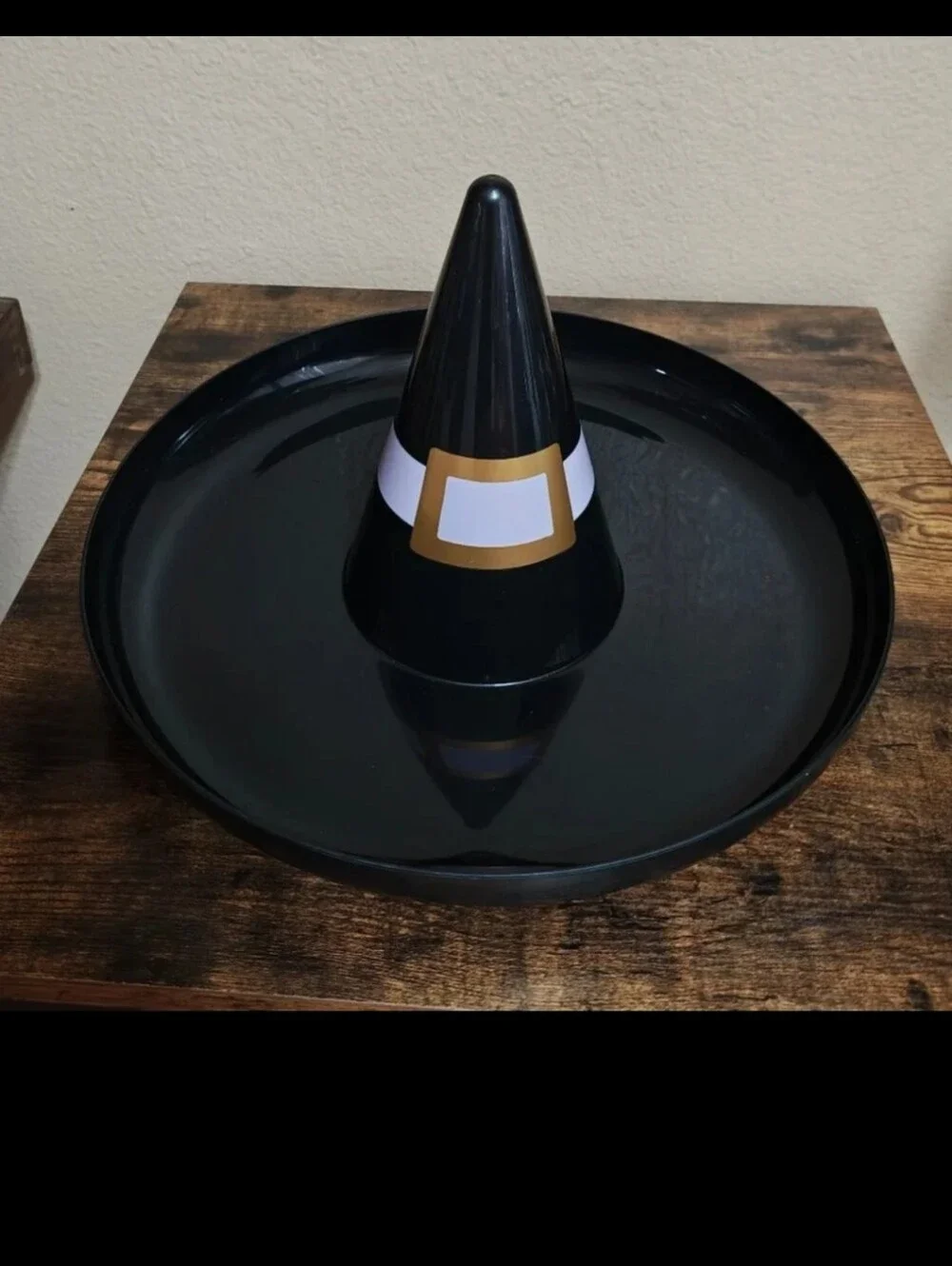 Target Bullseye's Playground Halloween Witches Hat Plastic Serveware 13 1/2